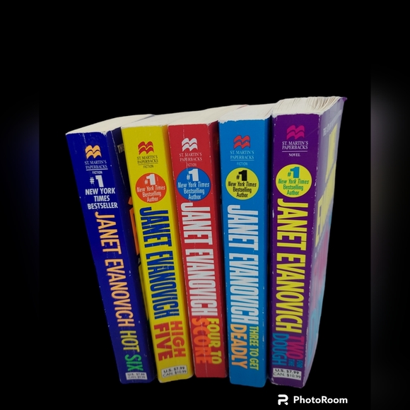 Lot of Five Janet Evanovich's Paperback Books - Picture 1 of 6